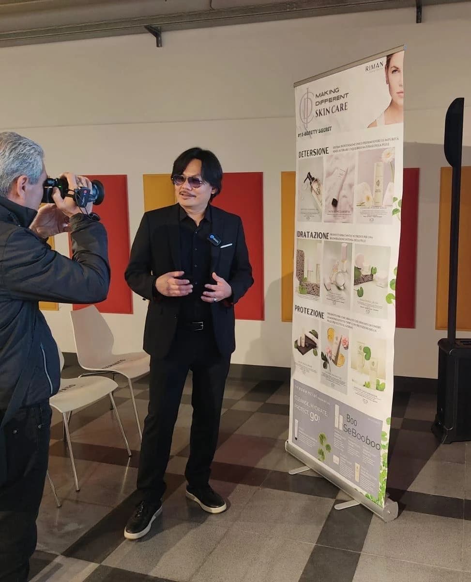 Präsentation in Anwesenheit eines Fotografen.